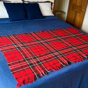 Faribault 40x58 Woolen Mill Tartan 100% Pure Wool Plaid Throw Red Fringe